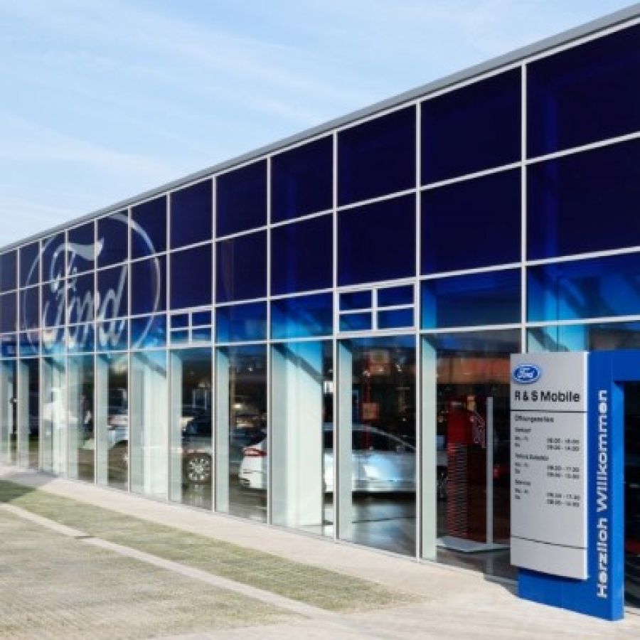 R&S_Köln_Autohaus_Fassade