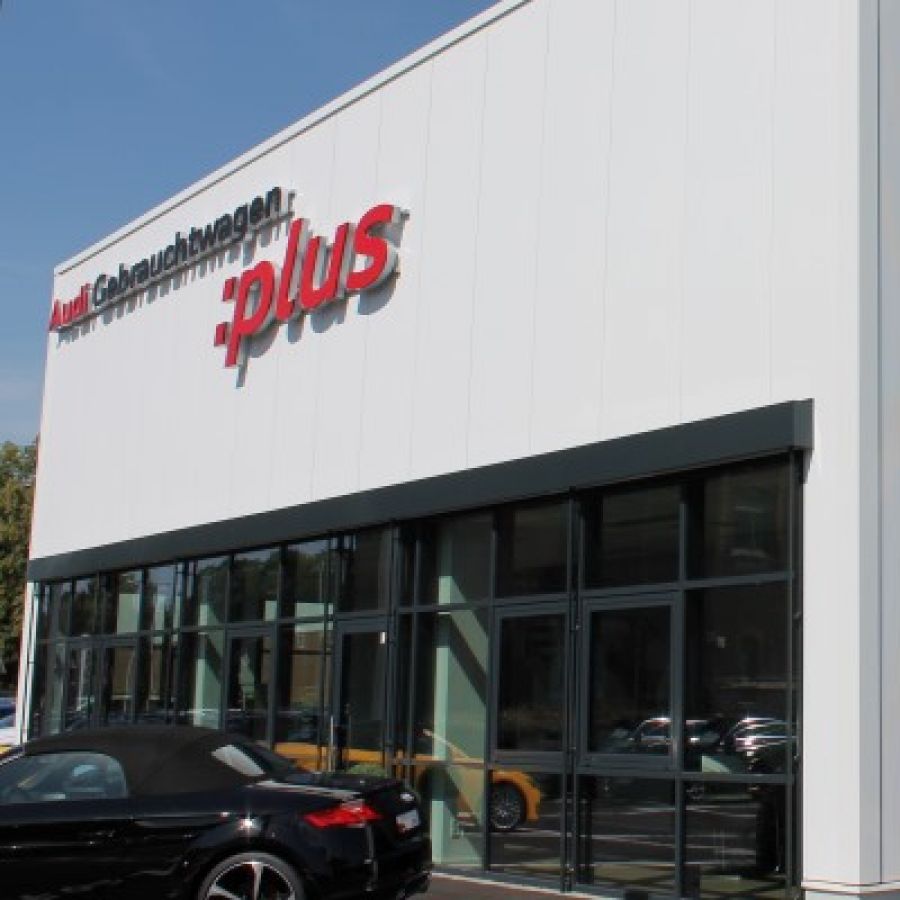 Audi_Krefeld_Autohaus_Fassade